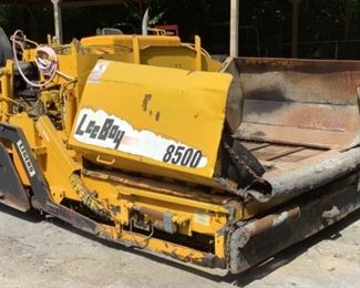 Located in: Chattanooga, TN Offsite
Yr 1999
MFG LeeBoy
Model L8500T
Ser# 1041198001886
Paver
Size (WDH) 105"W x 155"L x 80"H
Runs And Operates
Hatz Silent Pack Diesel Motor
SN: 1041416 021126
1101 Hrs On Machine
17Hrs On Engine
Includes 3 Screed Cutoff Plates
Screed Dimensions: 8’-15’
**Sold as is Where is**