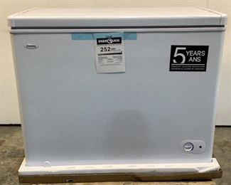 Located in: Chattanooga, TN
MFG Danby
Model DCF072A3WDB-6
Ser# 4320123366225
Power (V-A-W-P) V-115, Hz - 60, A - 1.2
Freezer
Size (WDH) 39 3/4"W X 21 1/2"D X 33 1/2"H
See Notes. *Powers On, Cools, Can Not Confirm Temperature*
MFR Date - 12/2020
*Sold As Is Where Is*