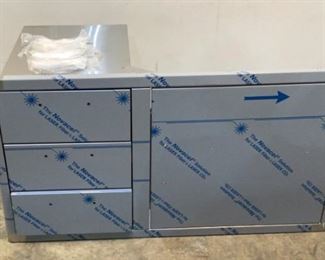 Located in: Chattanooga, TN
Condition "Return"
MFG Blaze
Model BLZ-DDC-39-R
Outdoor Grill Door/Drawer Combo
Size (WDH) 39"Wx21"Dx21-1/4"H.  **Sold as is Where is**