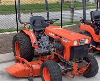 Located in: Chattanooga, TN
MFG Kubota
Model B7100HST-D
Tractor
Runs And Operates
*Hour Meter Is Broken*
*Per Consignor - Approx. 1,000 Hours*
Mower Deck: 60"W
**Sold as is Where is**