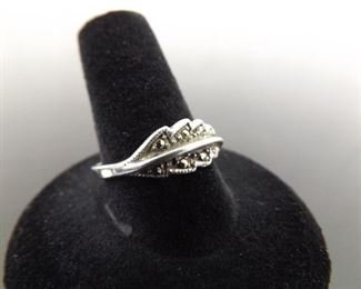 .925 Sterling Silver Art Nouveau Leaf Ring Size 9
