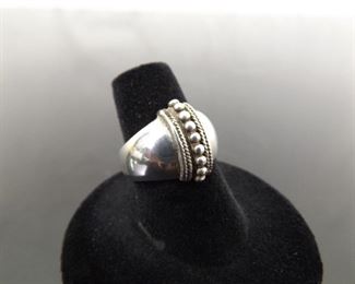 .925 Sterling Silver Crested Ring Size 7

