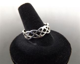.925 Sterling Silver Celtic Knot Ring Size 11

