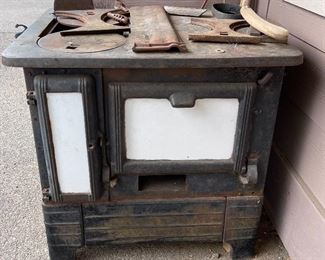 Vintage Montgomery Ward Porcelain/Metal Stove