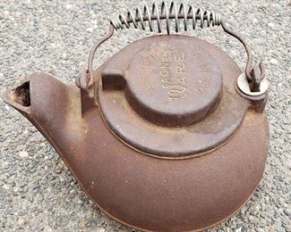 Vintage Wagner Ware cast iron kettle