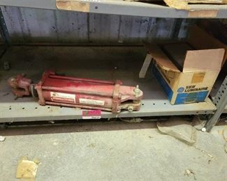 Hydraulic Cylinder, GE Light
