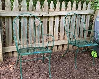 Set of 2 outdoor chairs