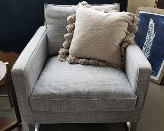 Upper level - like new