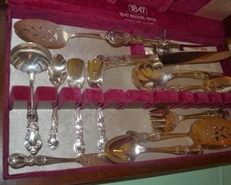 13 Rogers 'Heritage' Serving Pieces