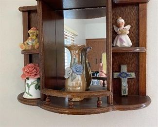 Wall shelf, figurines
