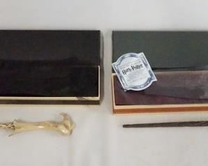 1039 LOT OF TWO HARRY POTTER THE NOBLE COLLECTION WAND REPLICAS, LOT INCLUDES LORD VOLDEMORT & SIRIUS BLACK REPLICAS W/ ORIGINAL BOXES.