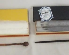 1041 LOT OF TWO HARRY POTTER THE NOBLE COLLECTION WANT REPLICAS, LOT INCLUDES PROFESSOR LUPIN & PROFESSOR MCGONAGALL REPLICAS W/ ORIGINAL BOXES