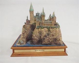 1072 HARRY POTTER HOGWARTS CASTLE RESIN. 12 IN X 11 IN, APP. 12 IN H