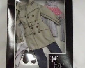 1083 TONNER HARRY POTTER HERMIONE GRANGER WEEKEND TOGS OUTFIT SET, NEW IN BOX!