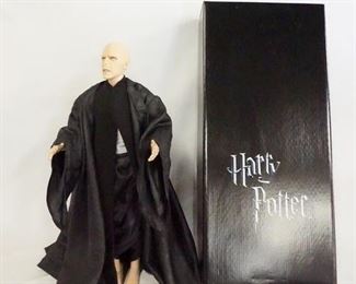 1115 HARRY POTTER TONNER LORD VOLDEMORT DOLL APP 18 1/2 IN H COMES W/ STAND, BASE, WAND & ORIGINAL BOX