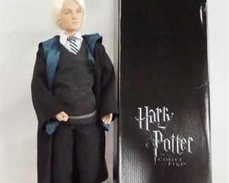 1119 HARRY POTTER TONNER DOLL DRACO MALFOY AT HOGWARTS, COMES W/ STAND, BASE, WAND & ORIGINAL BOX. 17 IN H