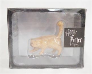 1128 HARRY POTTER TONNER CROOKSHANKS FIGURE W/ ORIGINAL BOX.