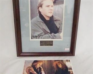 1201 FLATLINERS FRAMED KEIFER SUTHERLAND SIGNED PRINT W/ COA ON REVERSE & A STILL FROM THE FILM. 16 1/4 IN X 13 1/4 IN INCLUDING FRAME