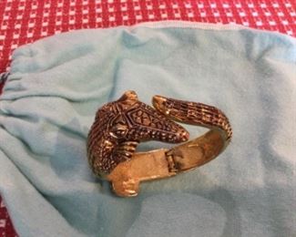 Vintage gold tone hinged alligator bracelet 