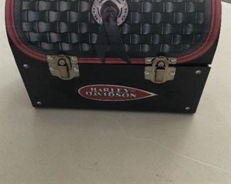Harley Davidson saddlebag tin lunch box 