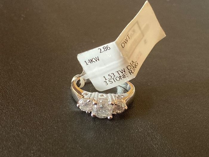 Lot #001---14kw Diamond Ring, total diamond weight: 1.53ct, price: $950