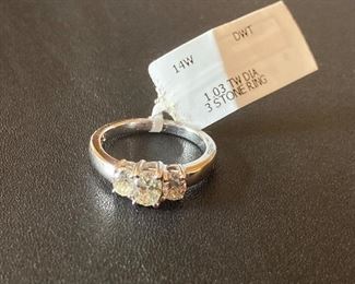 Lot #002---14kw Diamond Ring, total diamond weight: 1.03ct, price: $1,195
