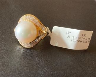 Lot #006---18ky Pearl & Baguette Diamond Ring, baguette diamond weight: 2.24ct, TRI diamond weight: 0.26ct, price: $4,850