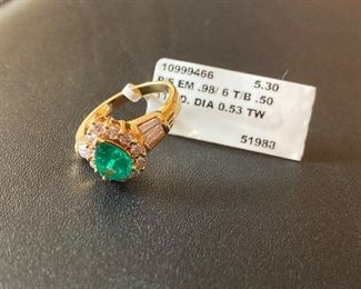 Lot #018---18ky Emerald & Diamond Ring, emerald weight: 0.98ct, baguette diamond weight: 0.50ct, total diamond weight: 0.53ct, price: $3,200