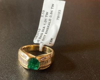Lot #020---18ky Emerald & Baguette Diamond Ring, emerald weight: 0.84ct, total diamond weight: 1.01ct, price: $4,700