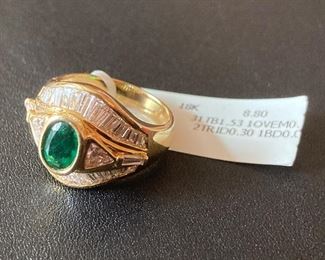 Lot #021---18ky Emerald & Baguette Diamond Ring, baguette diamond weight: 1.53ct, TRI diamond weight: 0.30ct emerald weight: 1.50ct, price: $5,100