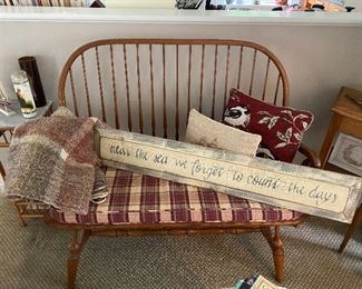 Spindle back bench settee 