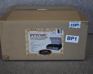 NIB Pyle Classic Retro Style Turntable | Plays AM/FM Radio, Cassettes & MP3s - USB/SD