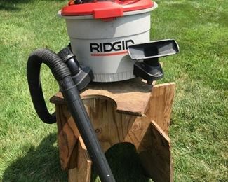 Ridgid shop vac with lots of attachments