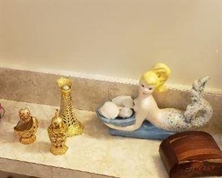 Bathroom collectibles