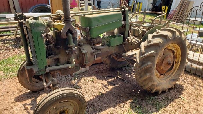 John Deere Vintage Tractor