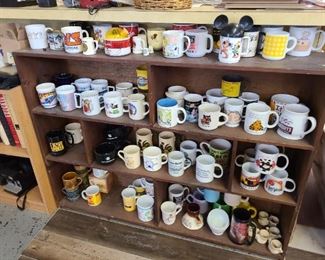 so many coffee mugs