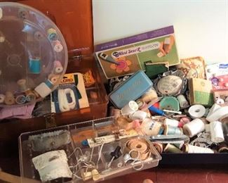 LOT OF SEWING ITEMS 
