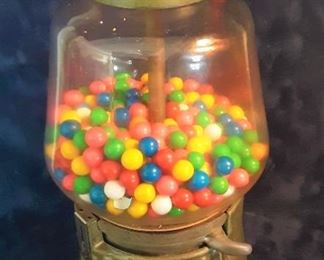 GUMBALL MACHINE WITH KEY & COINS INSIDE