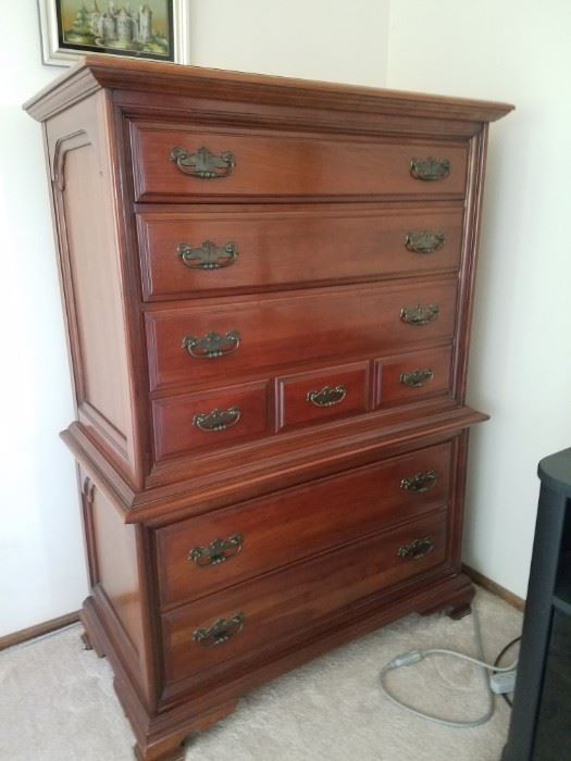 #1&nbsp;$100.00 - Thomasville 6 drawer chest on chest - 41" x 21" x 56 1/2"h