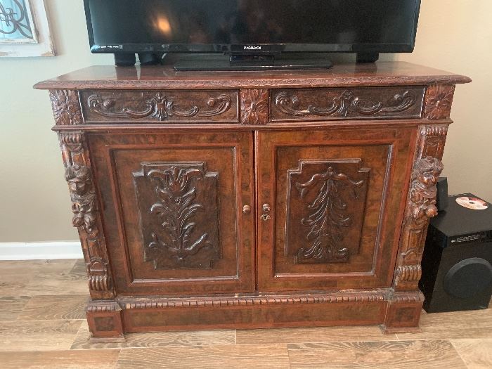 Beautifully carved Antique Buffet/stand with 2 drawers and doors.