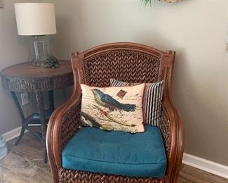 Set of 2 wicker chairs 