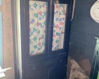 Old cupboard/China cabinet