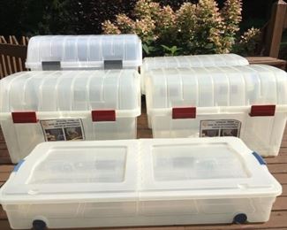 5 Plastic Storage Containers