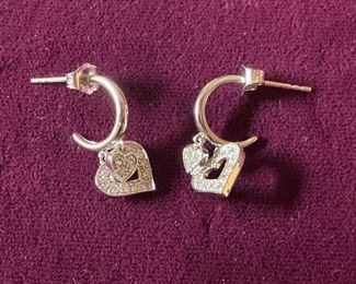 Lot #007---14kw Diamond Heart Earrings, total diamond weight: 0.19ct, price: $195