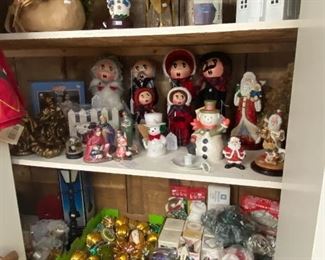 More Christmas décor, ornaments, Choir Dolls