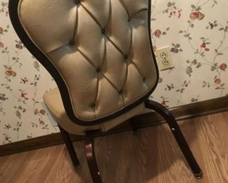 43 Gasser ButtonBack Chair Backmin