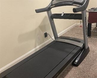 Nordic track commercial 2450 runner flex treadmill