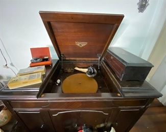 Antique Music Boxes, Victor Victrola Phonograph