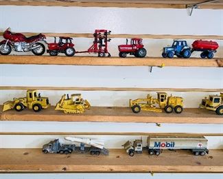 John Deere diecast models & vintage toys
