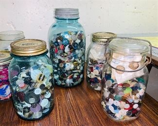 Vintage buttons & marbles